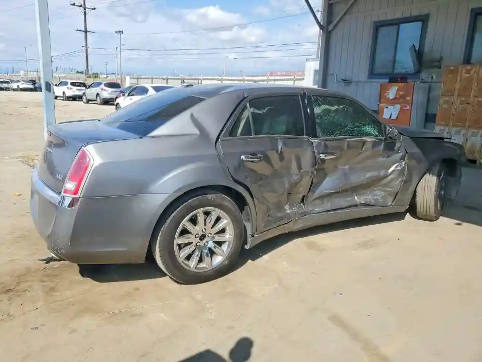 2C3CA5CG9BH557945 2011 CHRYSLER 300-2