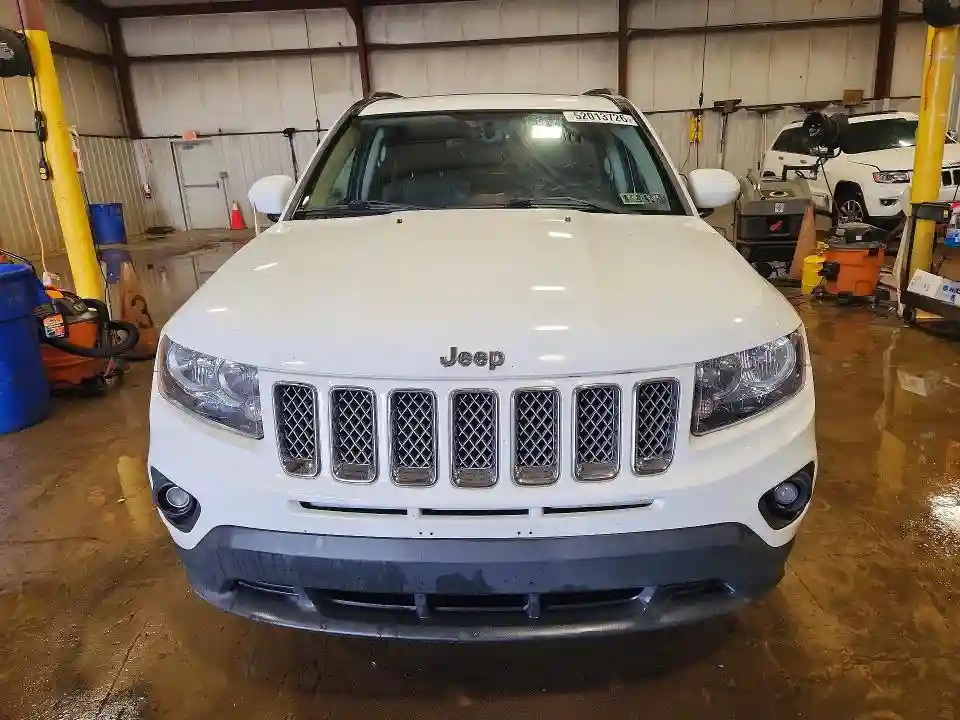 1C4NJDEB2FD271163 2015 JEEP COMPASS-4
