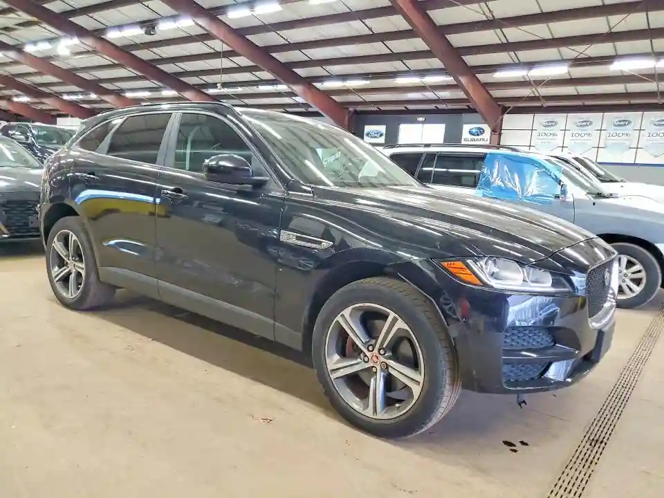 SADCJ2BVXHA880147 2017 JAGUAR F-PACE-3