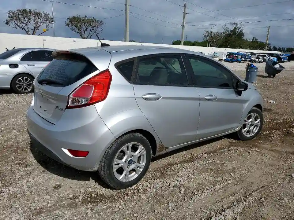 3FADP4EJ2FM200850 2015 FORD FIESTA-2