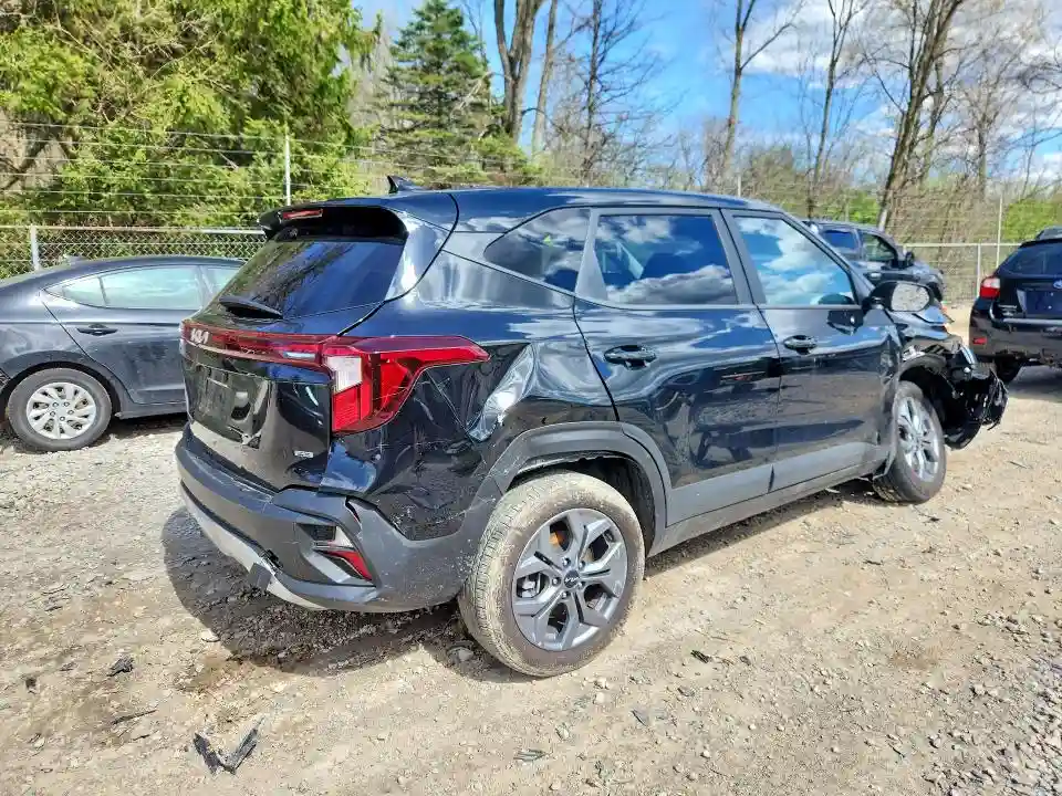 KNDEPCAA1S7727460 2025 KIA SELTOS-2
