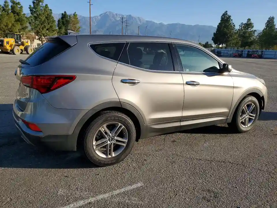 5NMZT3LB3HH003905 2017 HYUNDAI SANTA FE-2