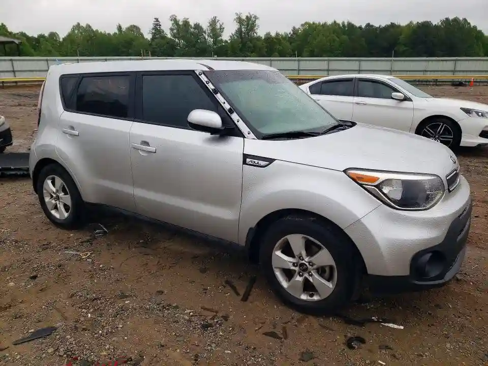 KNDJN2A21J7595547 2018 KIA SOUL BASE-3