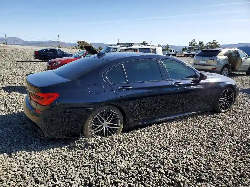 WBA7F0C33HGM22122 2017 BMW 7 SERIES-2