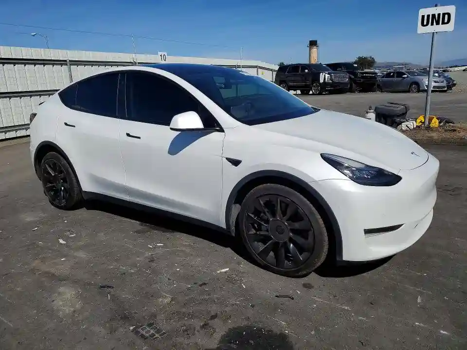 5YJYGDEF8LF002989 2020 TESLA MODEL Y-3