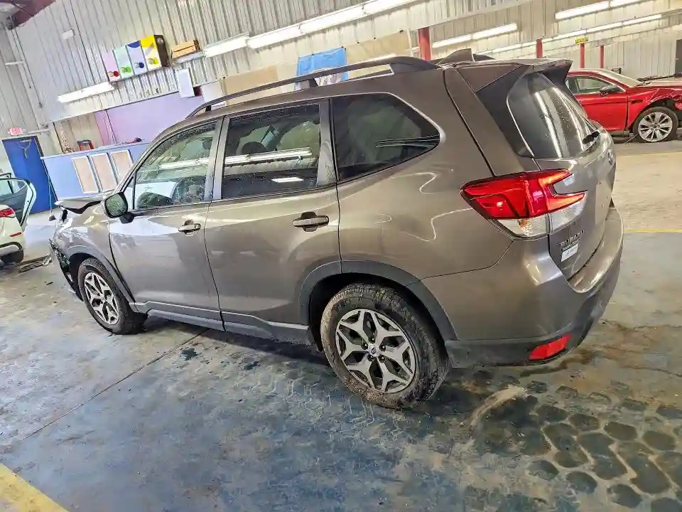 JF2SKAGC1KH477101 2019 SUBARU FORESTER-1