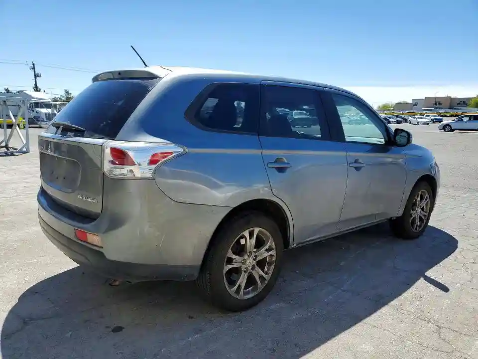 JA4AZ3A37EZ015516 2014 MITSUBISHI OUTLANDER-2