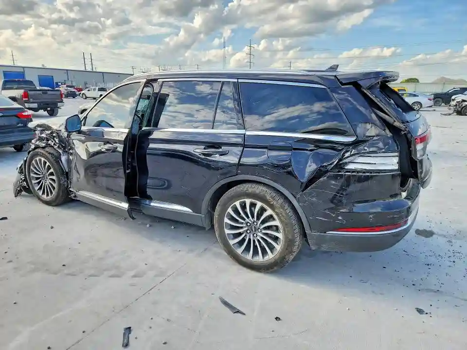 5LM5J7WC8LGL24881 2020 LINCOLN AVIATOR-1