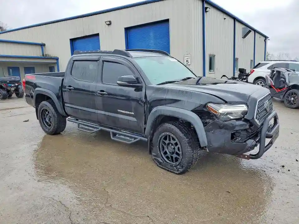 5TFCZ5AN3JX122063 2018 TOYOTA TACOMA-3