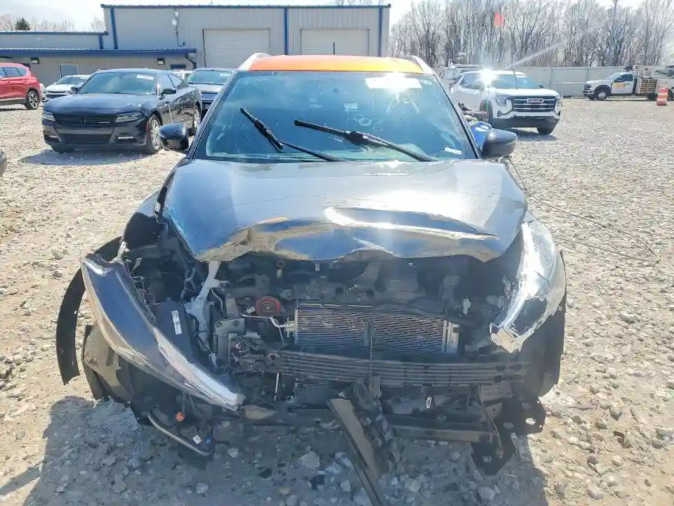 3N1CP5CU9KL532313 2019 NISSAN KICKS-4