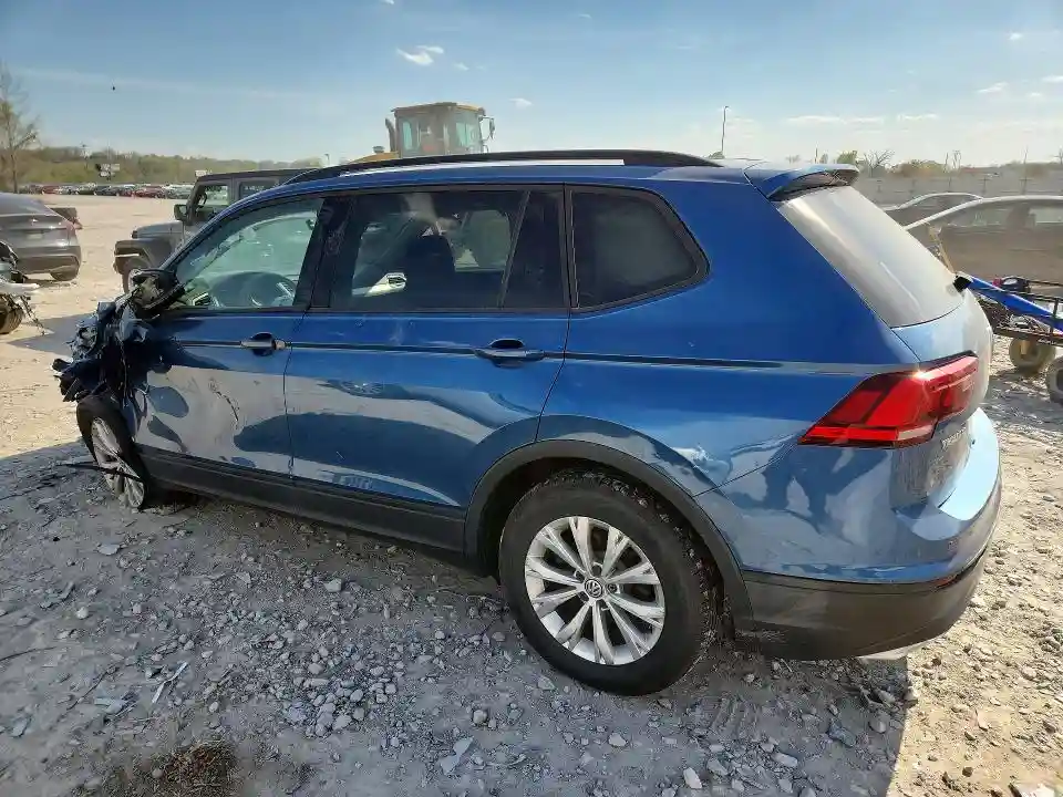 3VV0B7AX8JM018454 2018 VOLKSWAGEN TIGUAN-1