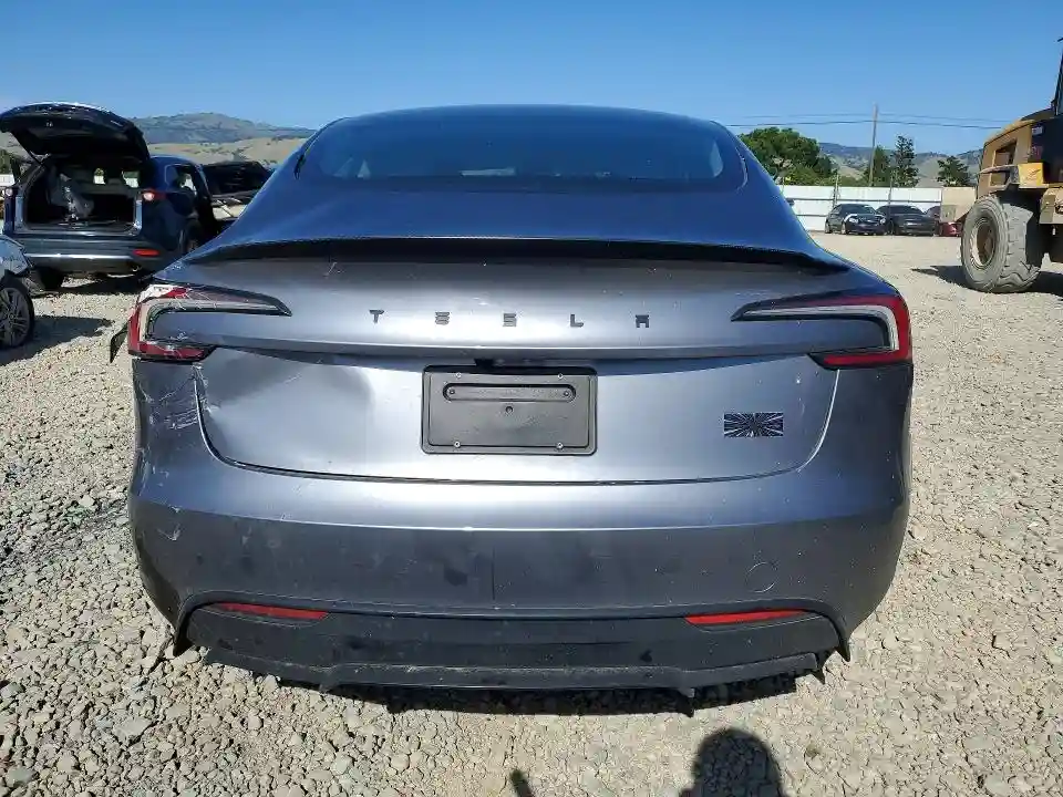 5YJ3E1ET5SF081413 2025 TESLA MODEL 3-5