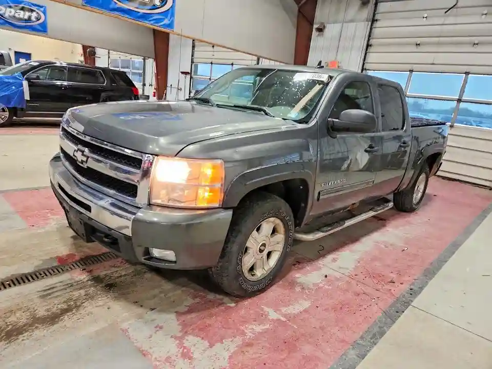 3GCPKSE38BG228284 2011 CHEVROLET SILVERADO-0