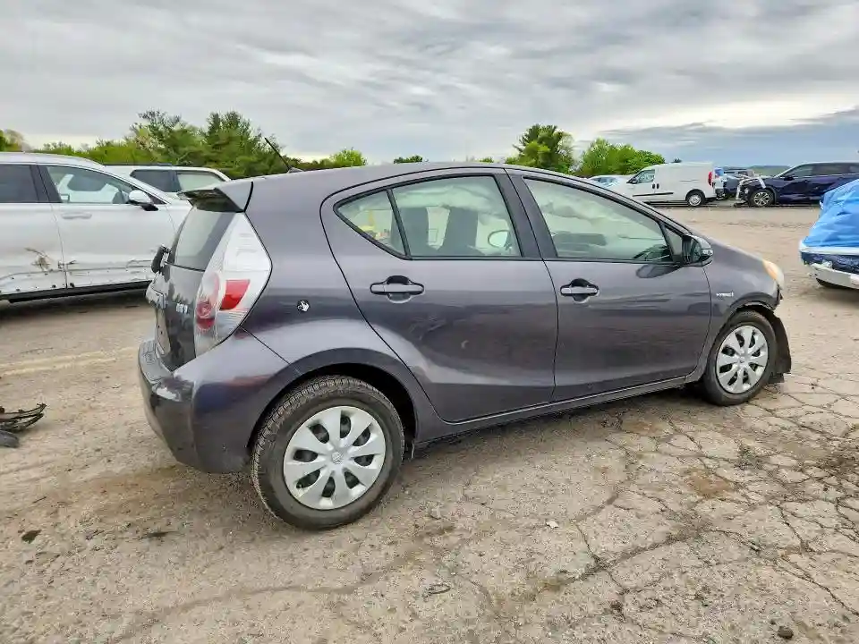 JTDKDTB32D1557109 2013 TOYOTA PRIUS-2