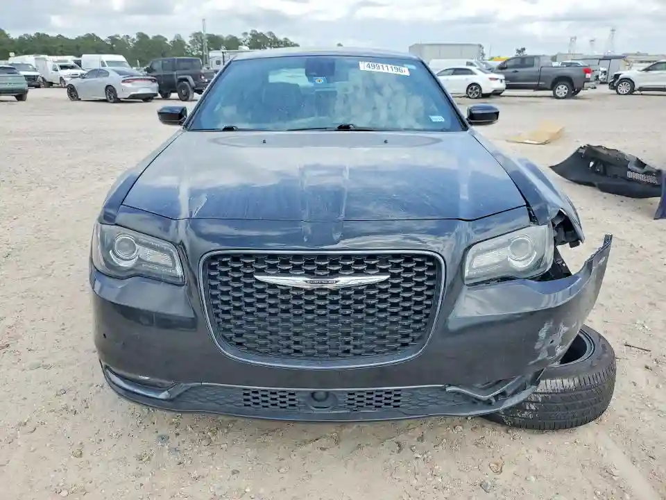 2C3CCABG6HH512068 2017 CHRYSLER 300-4
