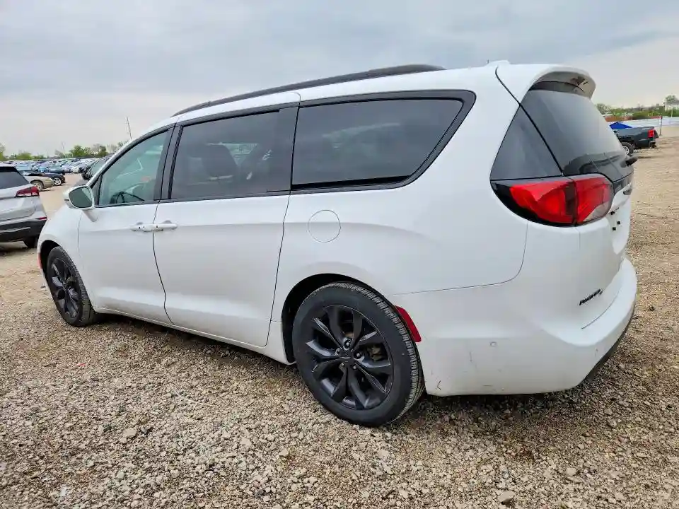 2C4RC1GG8JR261911 2018 CHRYSLER PACIFICA-1