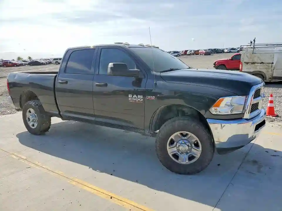 3C6TR5CT5JG306928 2018 RAM 2500-3
