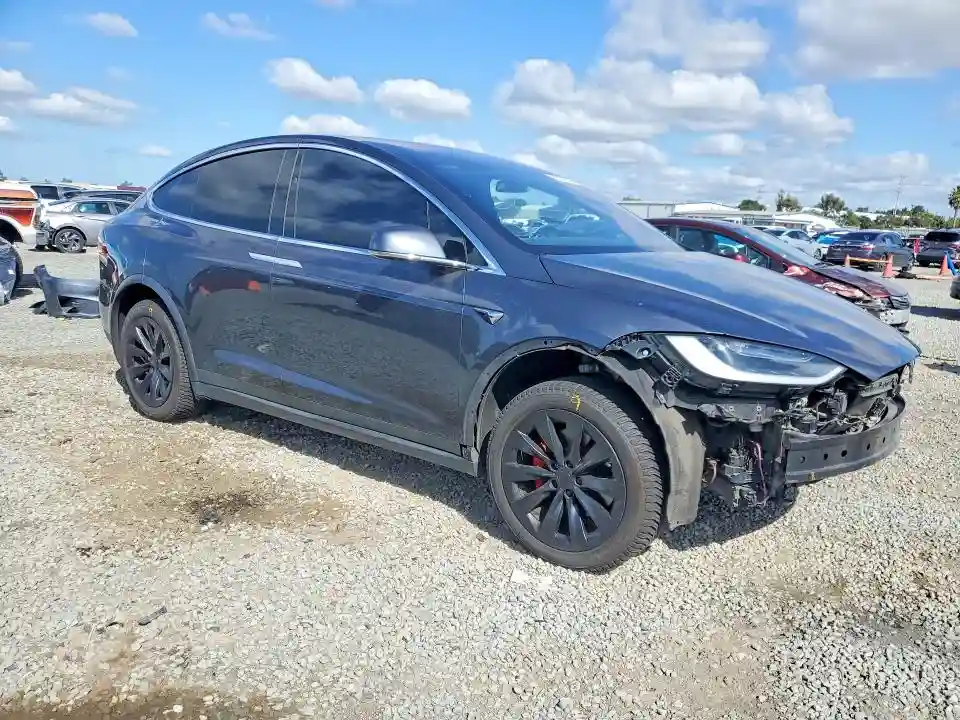 5YJXCBE4XHF062726 2017 TESLA MODEL X-3