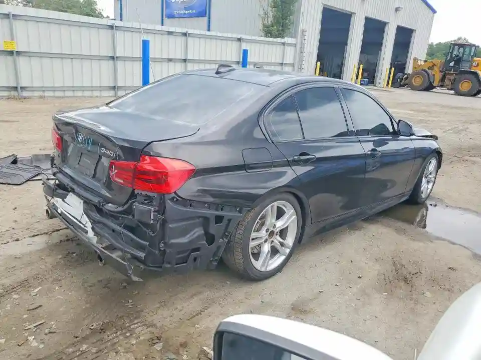 WBA8B7G57JNU95113 2018 BMW 3 SERIES-2