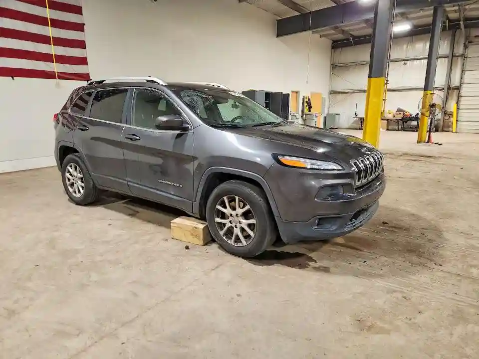 1C4PJMCB3HW570180 2017 JEEP CHEROKEE-3