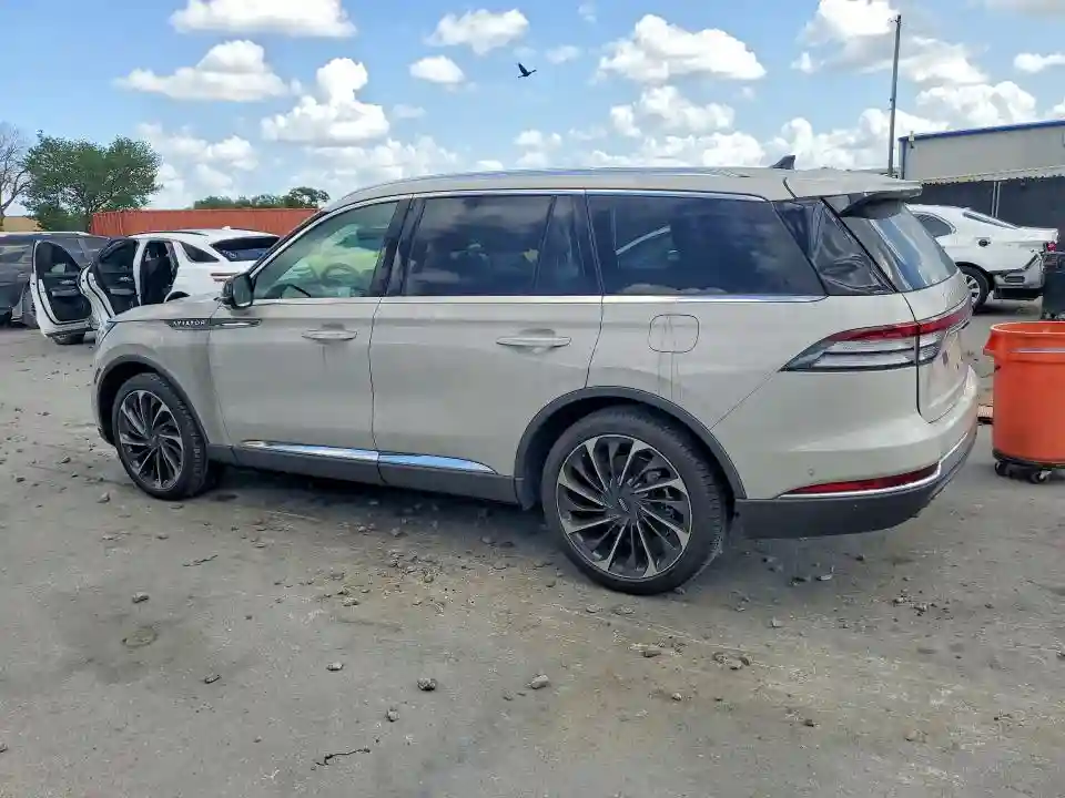 5LM5J7WC7RGL00337 2024 LINCOLN AVIATOR-1