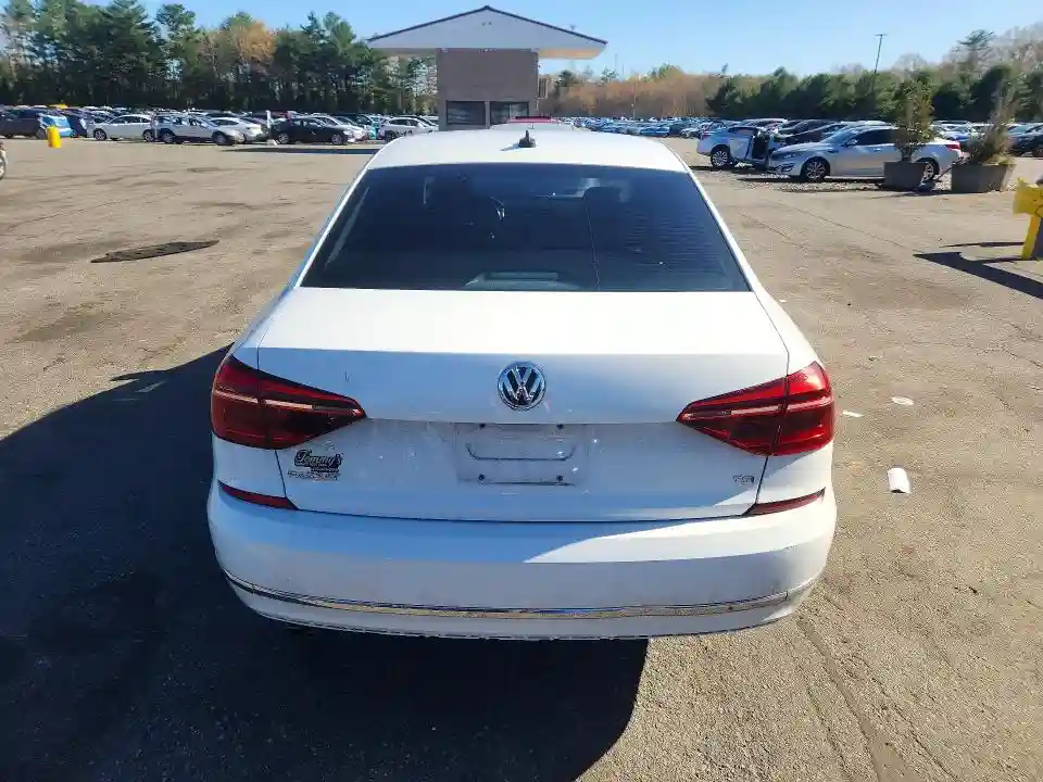 1VWAA7A31JC032312 2018 VOLKSWAGEN PASSAT-5