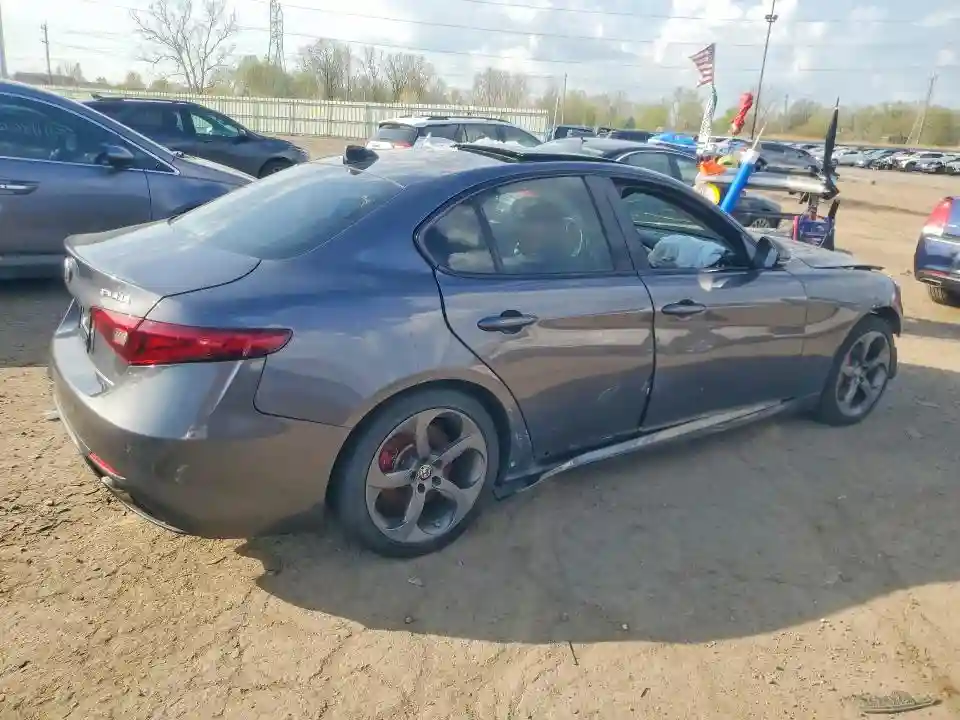 ZARFAEDN9H7555662 2017 ALFA ROMEO GIULIA-2