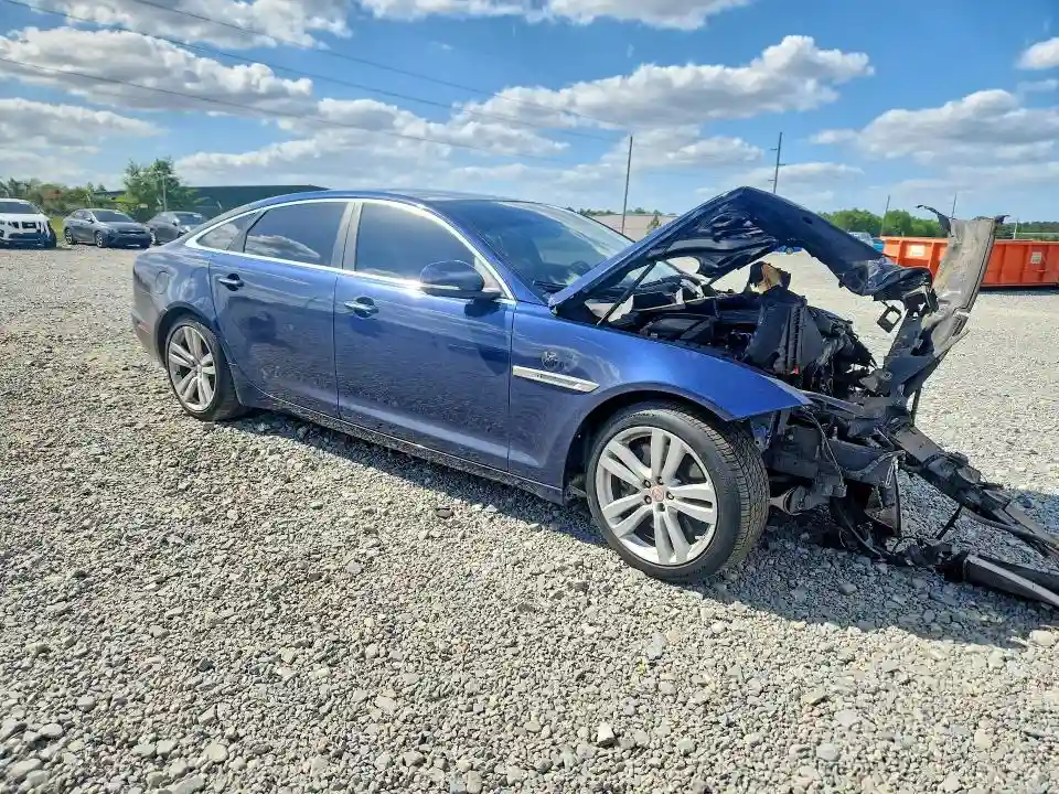 SAJWA2G71G8V92592 2016 JAGUAR XJ-3
