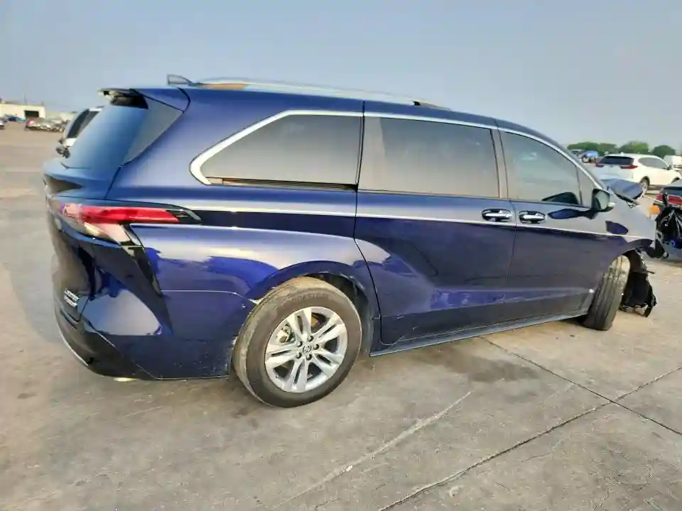 5TDZRKEC7PS178913 2023 TOYOTA SIENNA-2