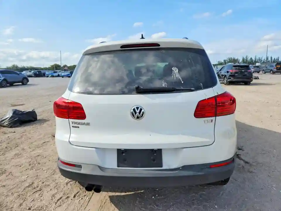 WVGAV7AX7HK046978 2017 VOLKSWAGEN TIGUAN-5