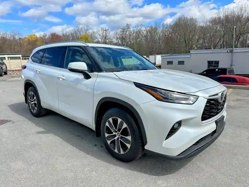 5TDGZRBH8NS560185 2022 TOYOTA HIGHLANDER-3