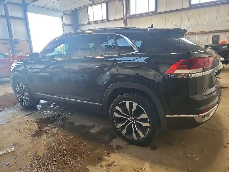 1V2FE2CA2NC207862 2022 VOLKSWAGEN ATLAS CROS-1