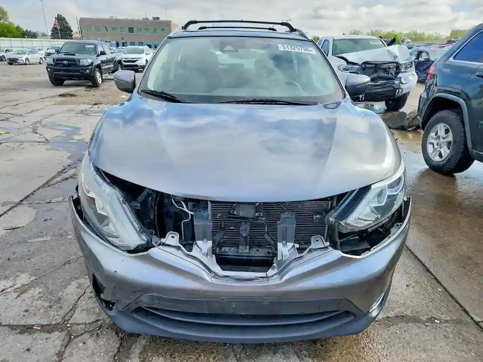 JN1BJ1CR2KW319456 2019 NISSAN ROGUE-4