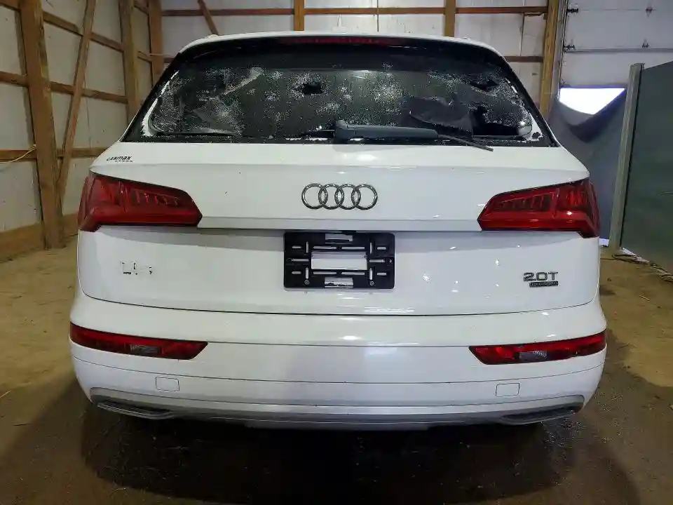 WA1ANAFY5J2004652 2018 AUDI Q5-5