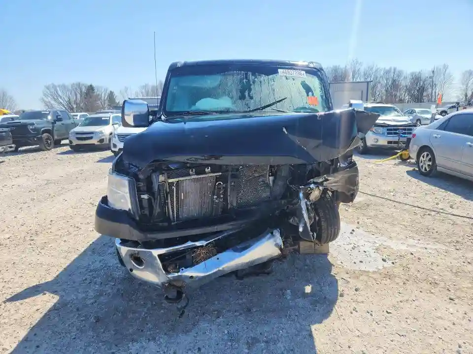 5BZAF0AA8FN850657 2015 NISSAN NV 3500 HD-4