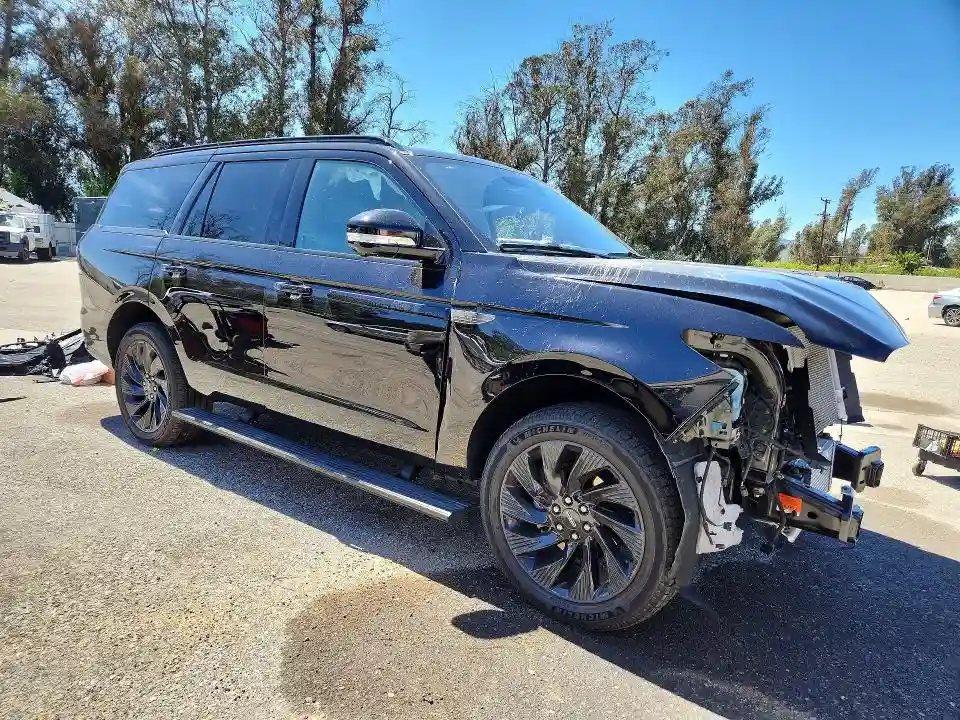 5LMJJ2LG1SEL03745 2025 LINCOLN NAVIGATOR-3