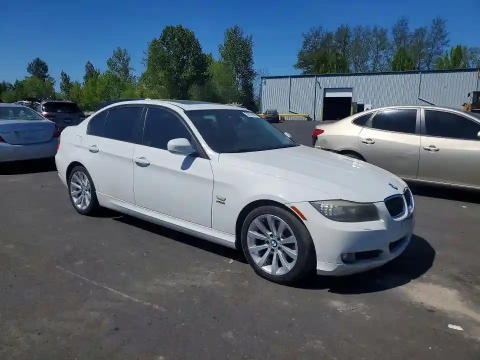 WBAPK7C53BF196702 2011 BMW 3 SERIES-3