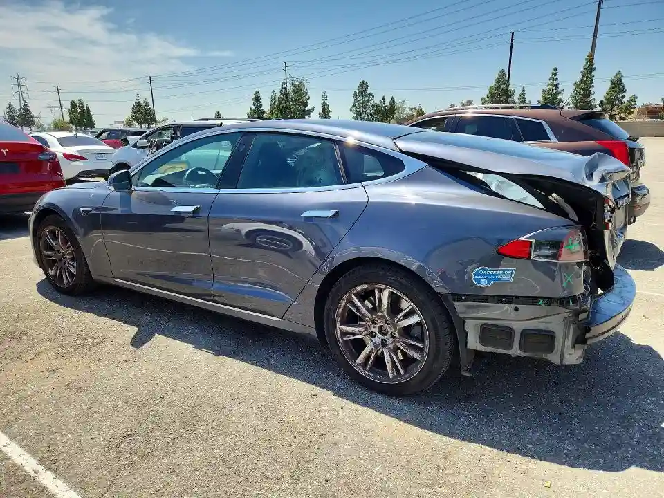 5YJSA1E22LF401285 2020 TESLA MODEL S-1