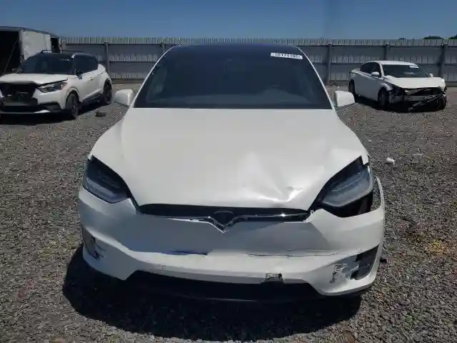 5YJXCAE47KF189516 2019 TESLA MODEL X-4