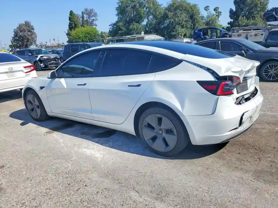 5YJ3E1EB2NF317625 2022 TESLA MODEL 3-1