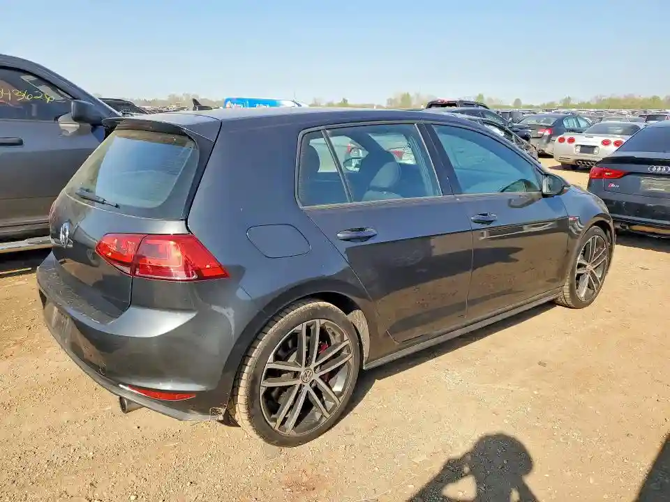 3VW447AU9HM068951 2017 VOLKSWAGEN GTI-2