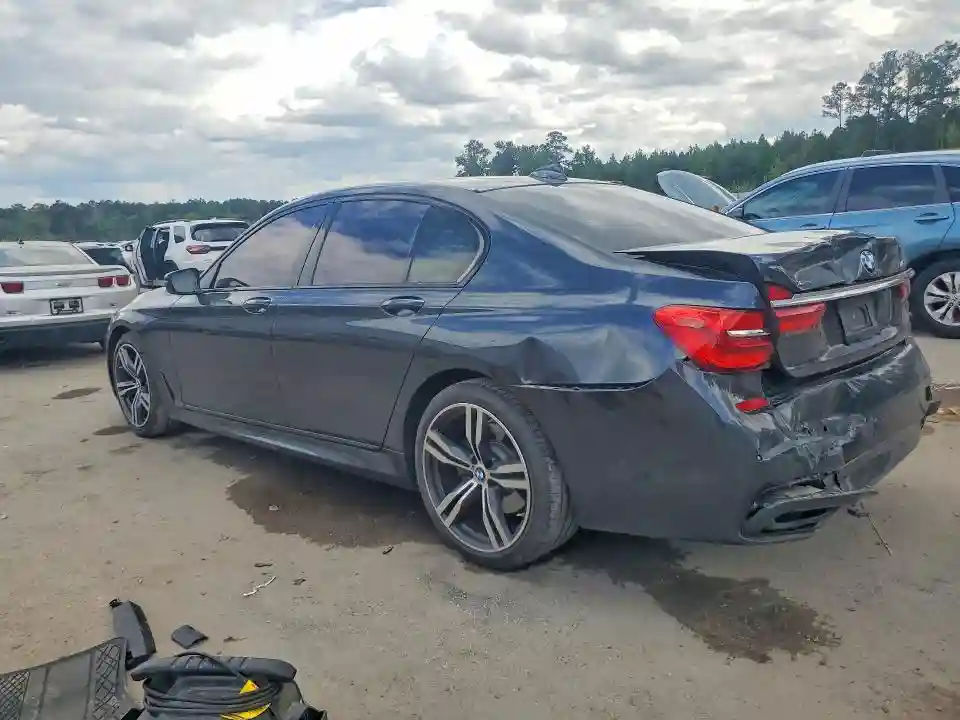 WBA7B0C57JG527278 2018 BMW 7 SERIES-1