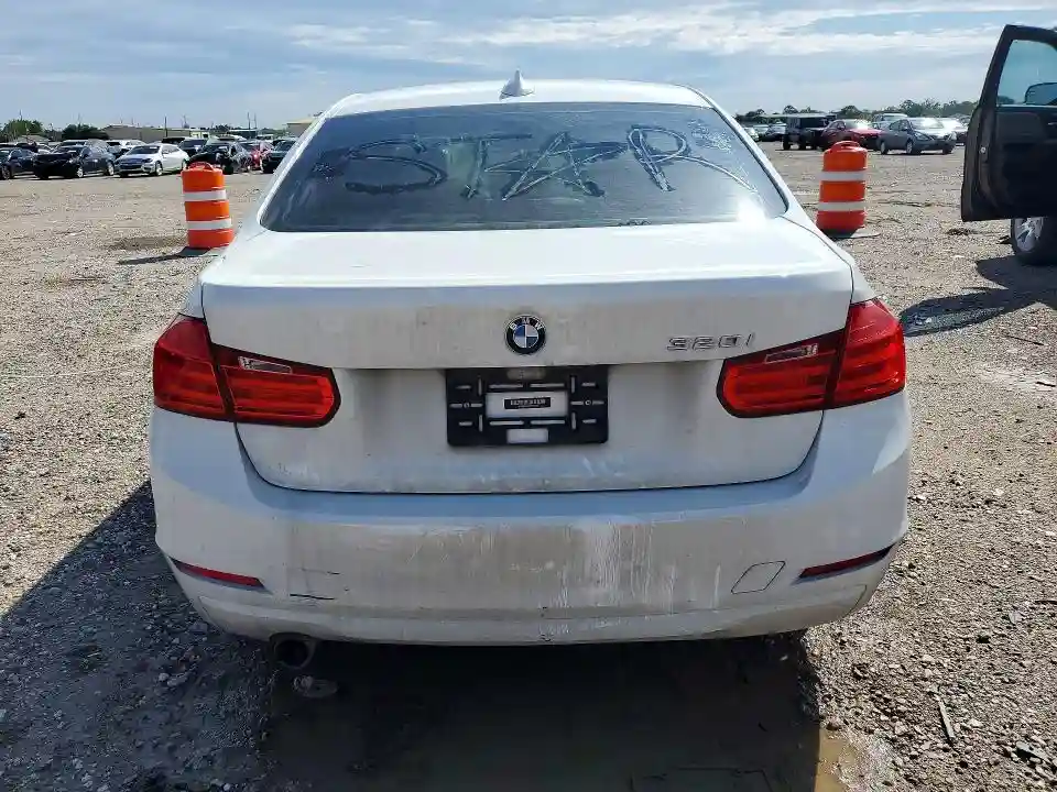 WBA3B1C5XFK139812 2015 BMW 3 SERIES-5