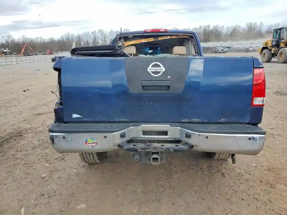 1N6AA0CC0BN323216 2011 NISSAN TITAN-5