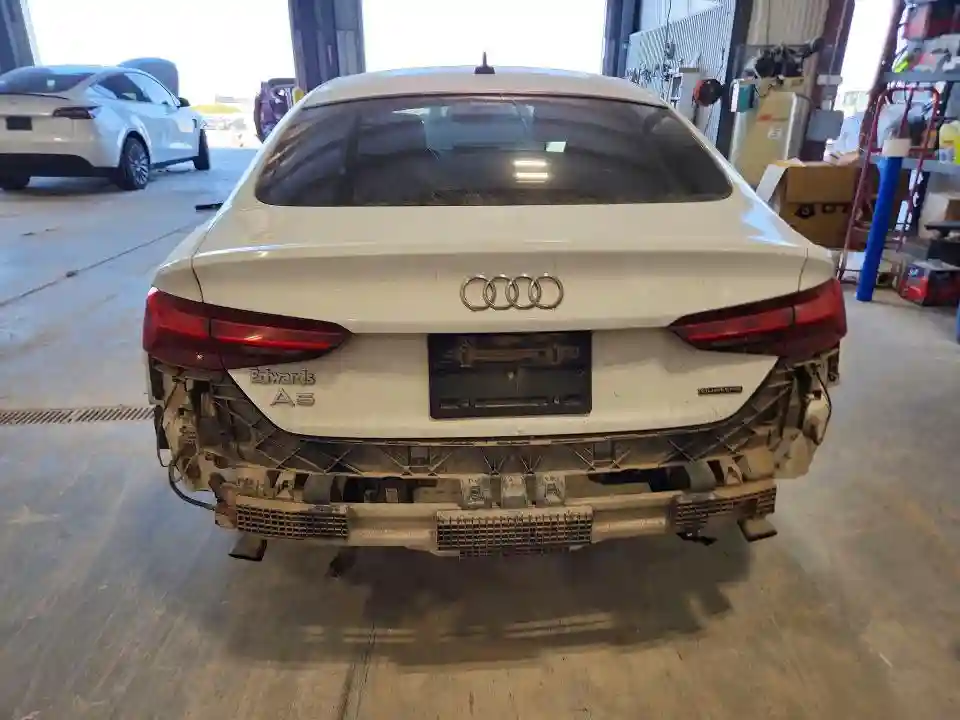WAUDACF54MA015889 2021 AUDI A5-5