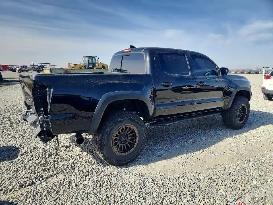 3TMCZ5AN1HM100479 2017 TOYOTA TACOMA-2