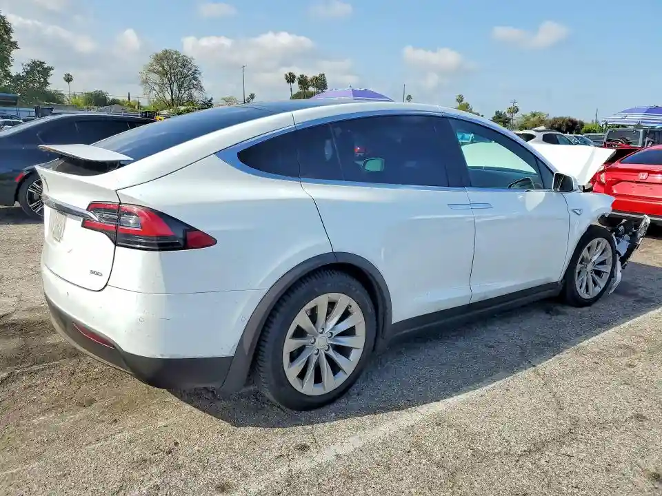 5YJXCAE20GF001540 2016 TESLA MODEL X-2