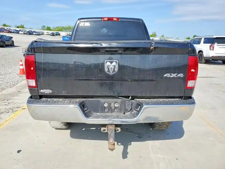 3C6TR5CT5JG306928 2018 RAM 2500-5