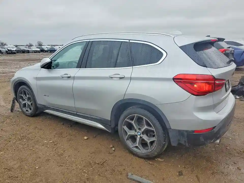 WBXHT3C35H5F78505 2017 BMW X1-1
