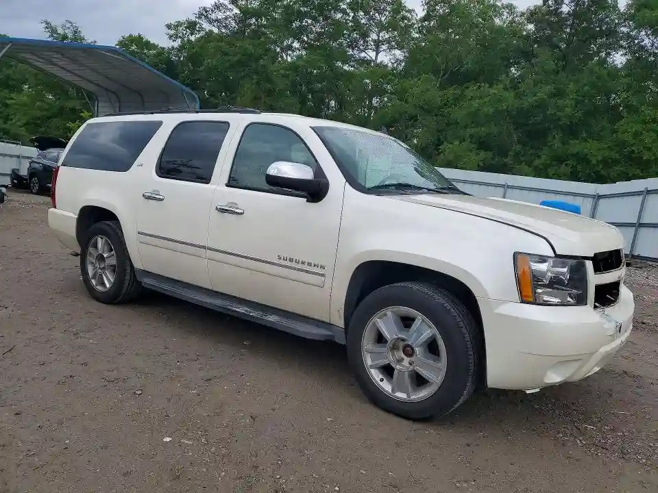 1GNUKKE3XAR274367 2010 CHEVROLET SUBURBAN-3